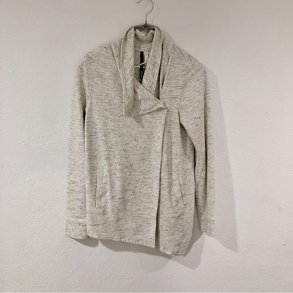Kensie Women’s Small Sweater White Grey Open Front Cozy Office School Study